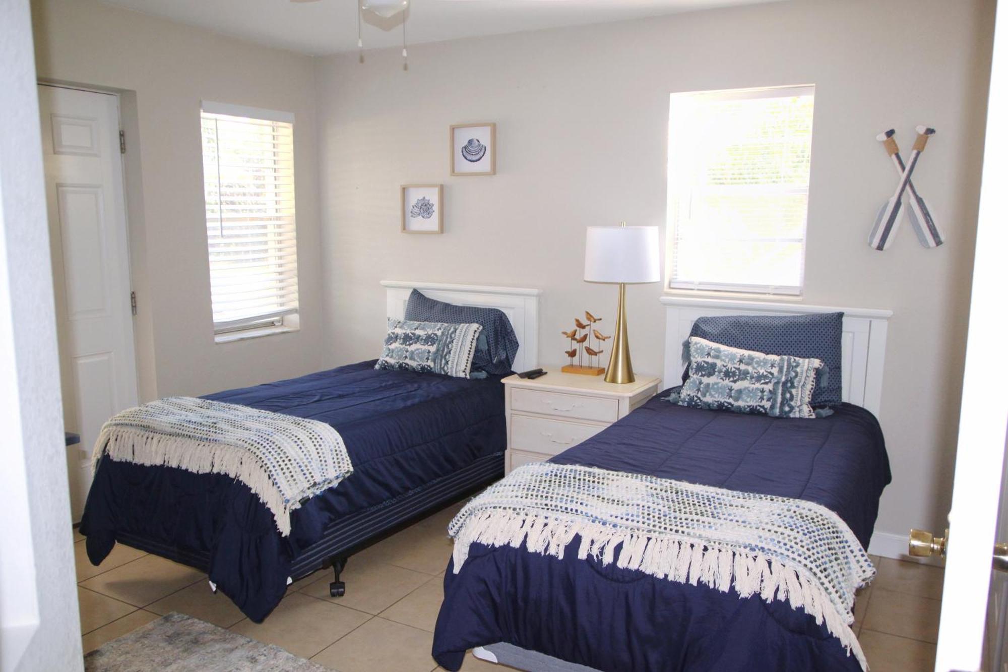 Naples Park Oasis - Cozy Two Bedroom Apartment Exterior photo